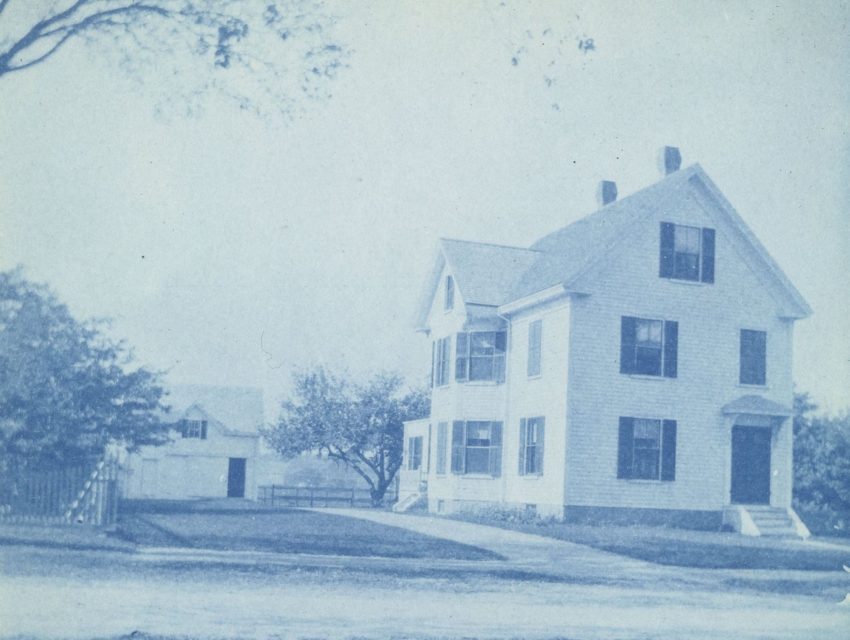 Photograph of white house