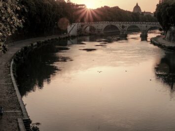 View of the Tiber River at Sunset. Stefano Avolio / Creative Commons.